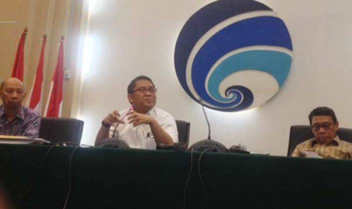 Galau, Menkominfo Belum Bisa Putuskan Terkait Pemblokiran Aplikasi Grab dan Uber Galau, Menkominfo Belum Bisa Putuskan Terkait Pemblokiran Aplikasi Grab dan Uber