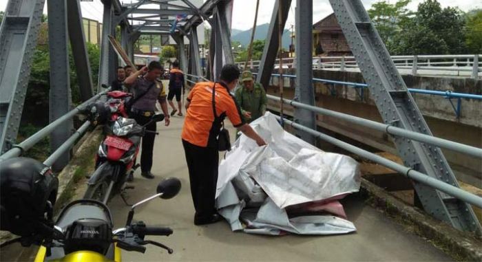 Masih Banyak APK Belum Dilepas, Bawaslu Pacitan Targetkan H-1 Sudah Bersih Masih Banyak APK Belum Dilepas, Bawaslu Pacitan Targetkan H-1 Sudah Bersih