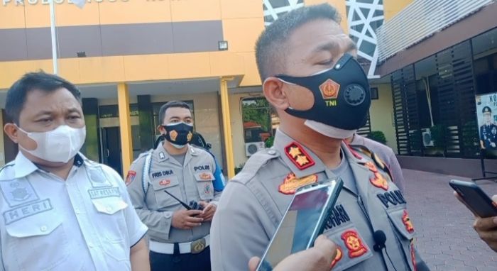 Pelaku Video Mesum di Taman Maramis Kota Probolinggo Terungkap, Keduanya Pelajar SMP dan SMA Pelaku Video Mesum di Taman Maramis Kota Probolinggo Terungkap, Keduanya Pelajar SMP dan SMA