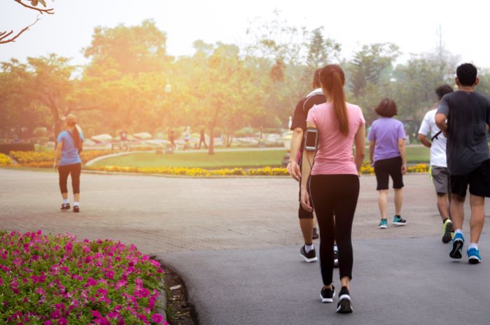 Cara Menurunkan Berat Badan dengan Jalan Kaki, Berapa Lama Waktu yang Dibutuhkan? Cara Menurunkan Berat Badan dengan Jalan Kaki, Berapa Lama Waktu yang Dibutuhkan?