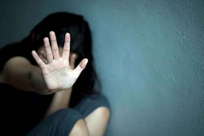 Sadis! Siswi Kelas 2 SD di Sidoarjo Disetrika Ibu Kandungnya Sadis! Siswi Kelas 2 SD di Sidoarjo Disetrika Ibu Kandungnya