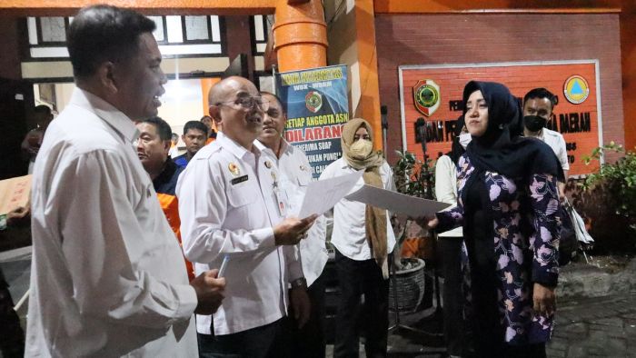Pemkab Mojokerto Kirimkan Bantuan ke Cianjur, dari Sembako Sampai Popok Bayi Pemkab Mojokerto Kirimkan Bantuan ke Cianjur, dari Sembako Sampai Popok Bayi