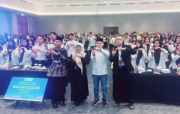 Hadiri Orientasi Studi Mahasiswa Baru UT Surabaya, ini Pesan Gus Barra kepada Mahasiswa Hadiri Orientasi Studi Mahasiswa Baru UT Surabaya, ini Pesan Gus Barra kepada Mahasiswa