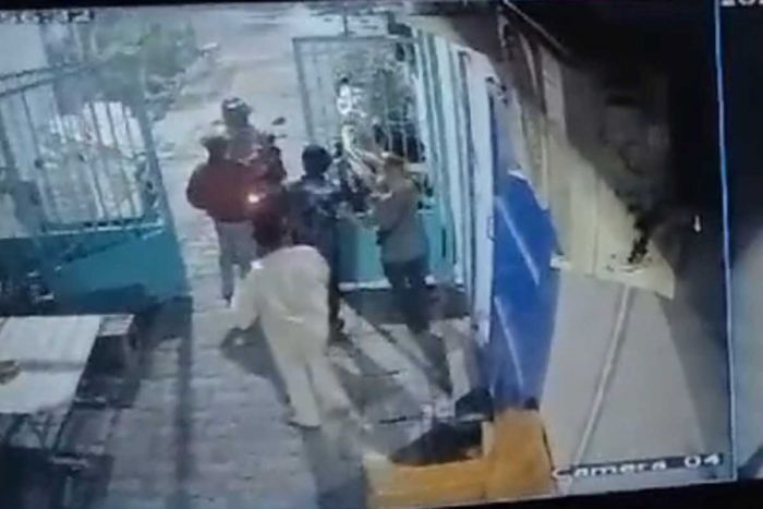 Dilaporkan Kasus Penganiayaan ke Polrestabes Surabaya, Terduga Pelaku Tabrak Korban dengan Motor Dilaporkan Kasus Penganiayaan ke Polrestabes Surabaya, Terduga Pelaku Tabrak Korban dengan Motor