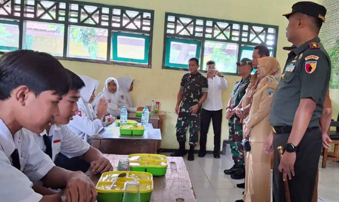 Dandim 0809 Bersama Wakil Bupati Kediri Launching Program MBG Dandim 0809 Bersama Wakil Bupati Kediri Launching Program MBG