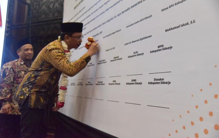 Peluncuran Sentra Gakkumdu, Bupati Sidoarjo Minta ASN Jaga Netralitas di Pemilu 2024 Peluncuran Sentra Gakkumdu, Bupati Sidoarjo Minta ASN Jaga Netralitas di Pemilu 2024