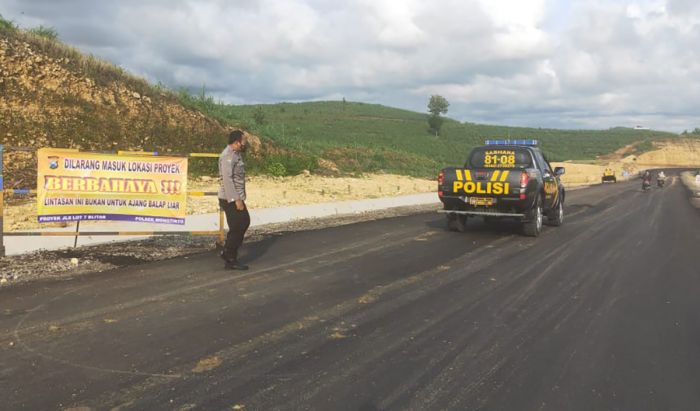 Masih Dalam Pengerjaan, JLS Blitar Jadi Ajang Balap Liar, Polisi Turun Tangan