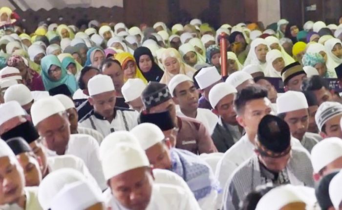 Tafsir Al-Isra 110: Wiridan dengan Suara Keras, Bid Tafsir Al-Isra 110: Wiridan dengan Suara Keras, Bid
