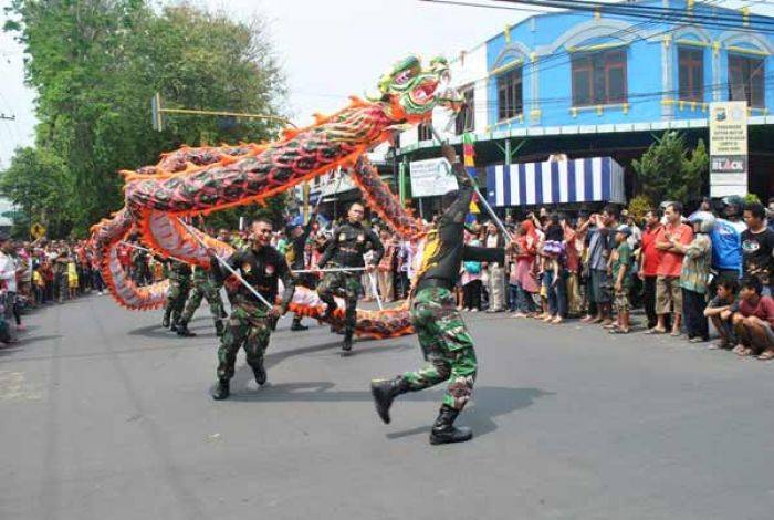 Kirab Kim Sien Tutup HUT YM Kong Co di Tuban Kirab Kim Sien Tutup HUT YM Kong Co di Tuban
