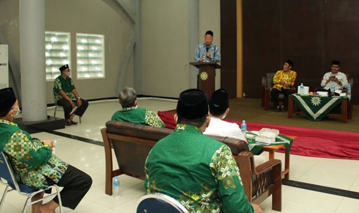 Qosim-Alif Paparkan Visi-Misi di Hadapan Para Petinggi Muhammadiyah Gresik Qosim-Alif Paparkan Visi-Misi di Hadapan Para Petinggi Muhammadiyah Gresik