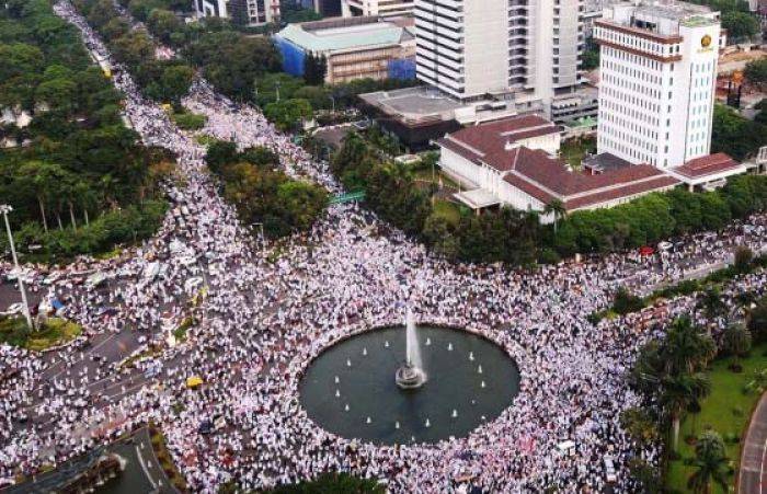 Jusuf Kalla Janji Kasus Ahok Selesai dalam Dua Minggu, Senin Besok Diperiksa Jusuf Kalla Janji Kasus Ahok Selesai dalam Dua Minggu, Senin Besok Diperiksa
