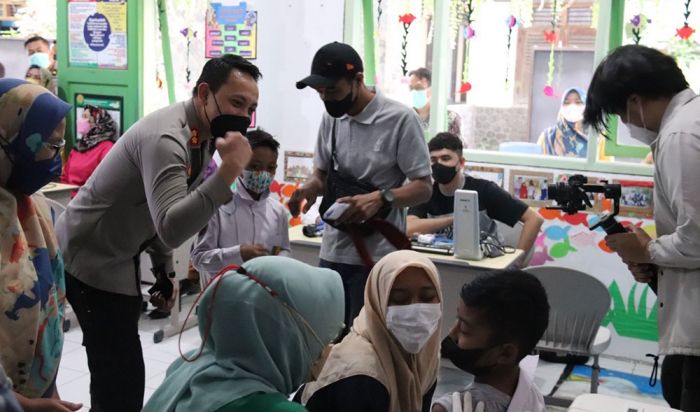 Polres Batu Giatkan Vaksinasi Covid-19 untuk Anak Usia 6-11 Tahun Polres Batu Giatkan Vaksinasi Covid-19 untuk Anak Usia 6-11 Tahun