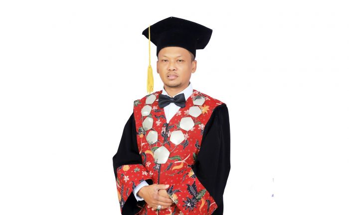 Dr. Safi Dilantik sebagai Rektor UTM Periode 2022-2026, ini Pesan Sekjen Kemendikbudristek Dr. Safi Dilantik sebagai Rektor UTM Periode 2022-2026, ini Pesan Sekjen Kemendikbudristek