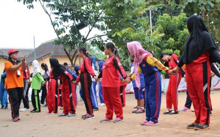 Dindik Kota Blitar Temukan Siswa Pakai Kalung Papan Nama saat MPLS Dindik Kota Blitar Temukan Siswa Pakai Kalung Papan Nama saat MPLS