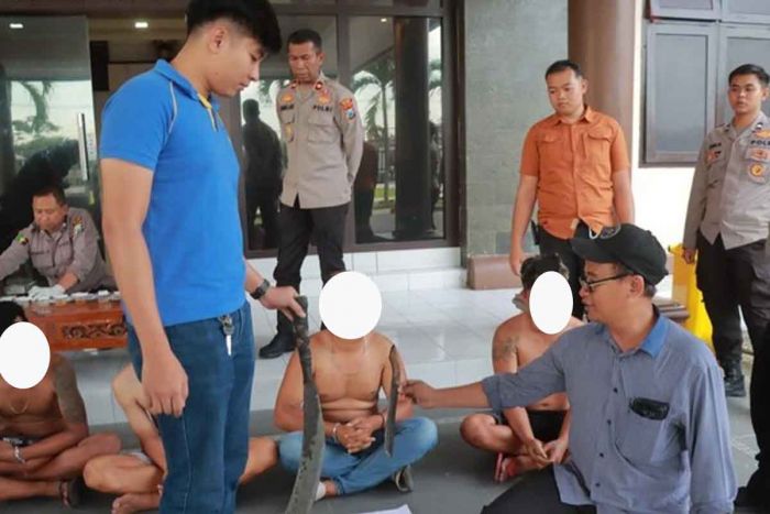 Membawa Sajam dan Miras, Polisi Amankan 10 Massa Aksi Demo Truk ODOL di Blitar