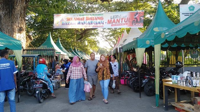 Bazar Takjil Pemkab Pamekasan Jadi Jujukan Ngabuburit dan Bukber Bazar Takjil Pemkab Pamekasan Jadi Jujukan Ngabuburit dan Bukber
