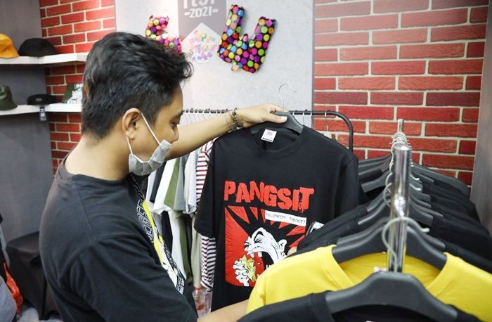 Melalui Lock Fest 2021, Disperdagin Pacu Geliat Industri Clothing Kota Kediri Melalui Lock Fest 2021, Disperdagin Pacu Geliat Industri Clothing Kota Kediri