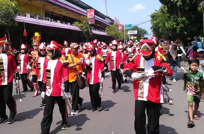 Kirab Budaya Imlek di Kota Mojokerto Tarik Ribuan Penonton Kirab Budaya Imlek di Kota Mojokerto Tarik Ribuan Penonton
