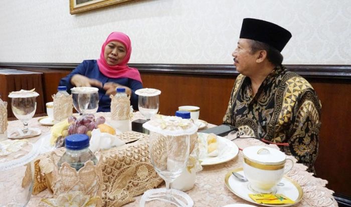 Jelang Pilwali Surabaya 2020, Bambang DH Temui Khofifah, Ada Apa? Jelang Pilwali Surabaya 2020, Bambang DH Temui Khofifah, Ada Apa?