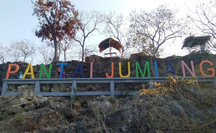 Berada di atas Permukaan Air Laut, Pantai Jumiang Bisa Jadi Rekomendasi Wisata di Pamekasan Berada di atas Permukaan Air Laut, Pantai Jumiang Bisa Jadi Rekomendasi Wisata di Pamekasan