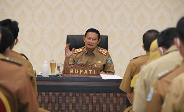 Apel Hari Pertama, Bupati Yuhronur Ajak ASN Tingkatkan Pelayanan Berkualitas