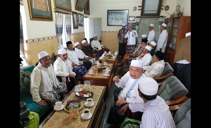 Mantapkan Dukungan ke Gus Ipul-Puti, Para Kiai Sepuh se-Jatim Kumpul di Lirboyo Mantapkan Dukungan ke Gus Ipul-Puti, Para Kiai Sepuh se-Jatim Kumpul di Lirboyo