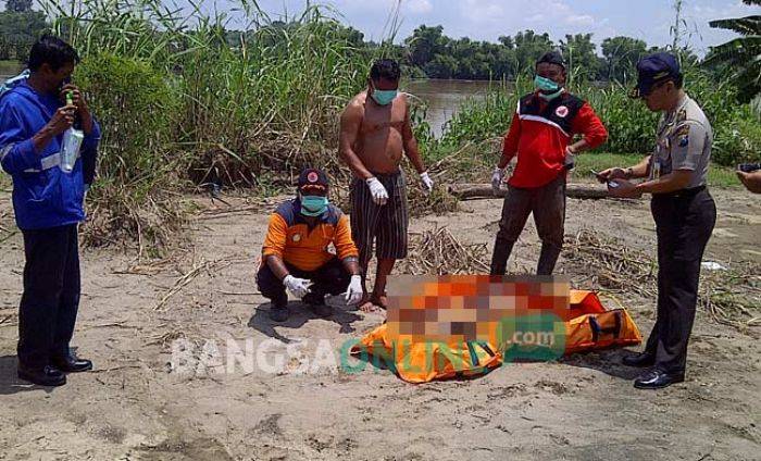 Pria Bertato Ditemukan Tewas di Bengawan Solo Bojonegoro Telanjang Bulat Pria Bertato Ditemukan Tewas di Bengawan Solo Bojonegoro Telanjang Bulat
