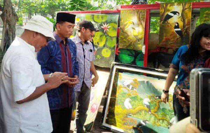 Risma-Whisnu Lanjutkan Program Bedah Rumah, Rasiyo Janjikan Rp 3 M untuk Seniman