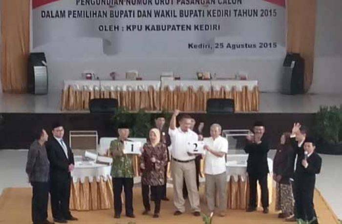Hasil Undian Nomor Urut Cabup-Cawabup Kediri: Harmas 1, AA Nomor Urut 2 Hasil Undian Nomor Urut Cabup-Cawabup Kediri: Harmas 1, AA Nomor Urut 2