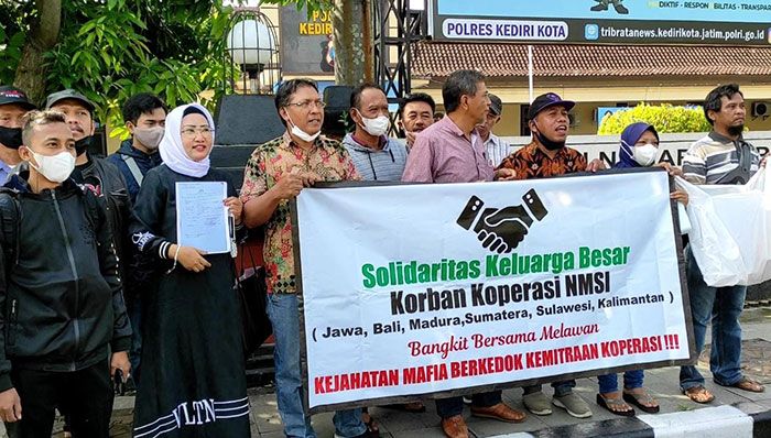 Korban Investasi Klanceng Geruduk Mapolres Kediri Kota Korban Investasi Klanceng Geruduk Mapolres Kediri Kota