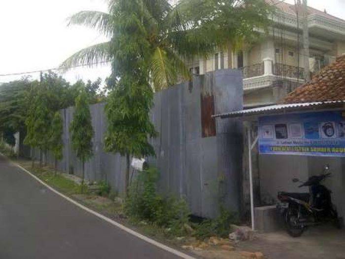 Bupati Bangkalan Tolak Komentari Tertangkapnnya Fuad Amin Bupati Bangkalan Tolak Komentari Tertangkapnnya Fuad Amin