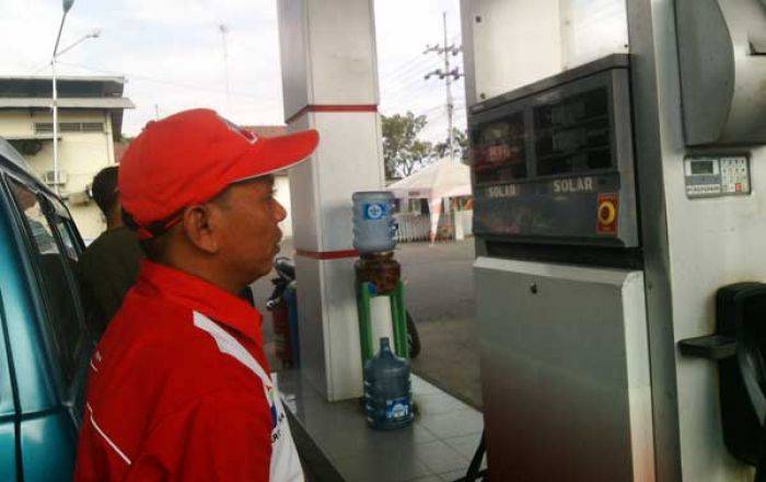 Tidak Murni, Solar di SPBU Bojonegoro Diduga Dioplos Tidak Murni, Solar di SPBU Bojonegoro Diduga Dioplos