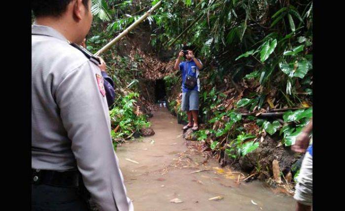 Warga Blitar Dihebohkan Penemuan Terowongan Mirip Gua di Bangle