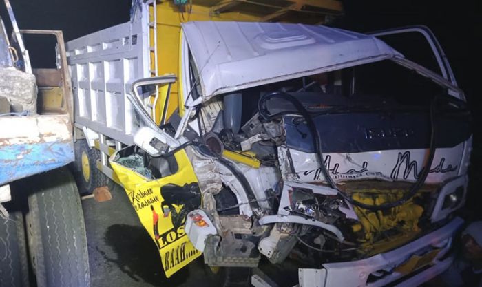 Kecelakaan Karambol 3 Truk di Tuban, 1 Sopir Tewas Diseruduk Truknya Sendiri Kecelakaan Karambol 3 Truk di Tuban, 1 Sopir Tewas Diseruduk Truknya Sendiri