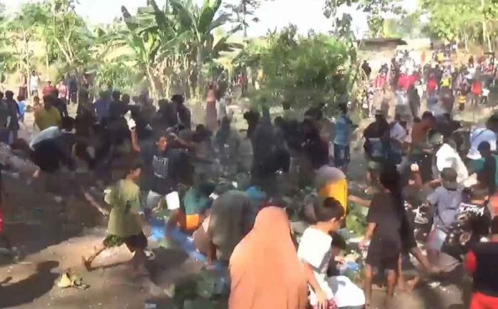 Syukuri Hasil Bumi yang Melimpah, Warga Desa Pelang Lor Ngawi Perang Nasi