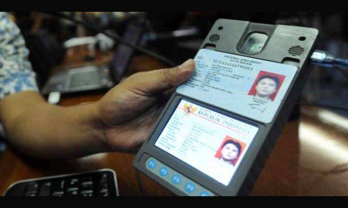 Kehabisan Blanko, Dispendukcapil Tak Bisa Cetak e-KTP Kehabisan Blanko, Dispendukcapil Tak Bisa Cetak e-KTP