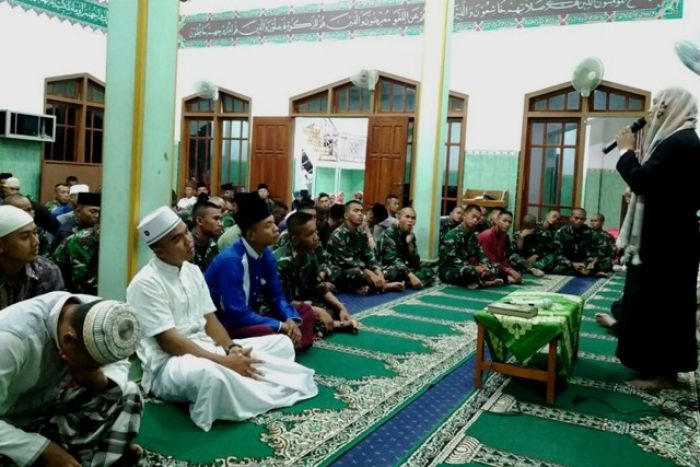 Keluarga Besar Yonif 511/DY Peringati Maulid Nabi Muhammad SAW 1439 H di Masjid Al-Hidayah Keluarga Besar Yonif 511/DY Peringati Maulid Nabi Muhammad SAW 1439 H di Masjid Al-Hidayah