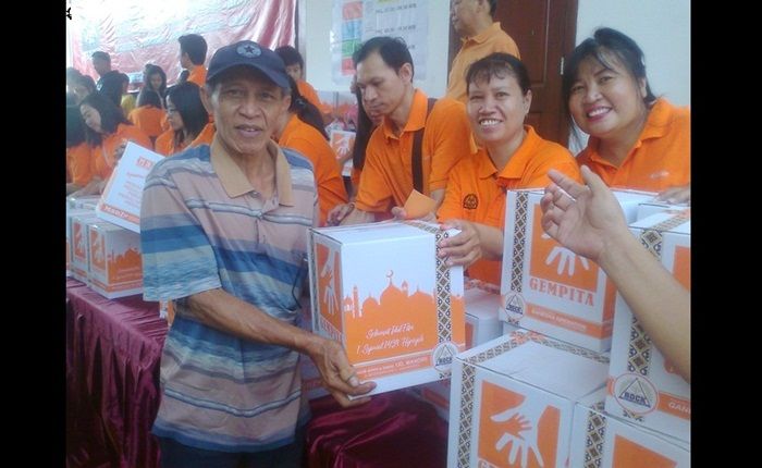 Komunitas Gempita Kota Mojokerto Bagikan 4 Ribu Bingkisan Lebaran