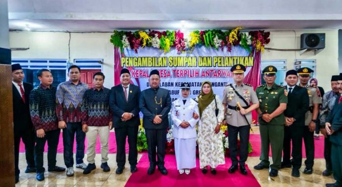 Bupati Gresik Lantik Mujiani Jadi Kades Laban PAW