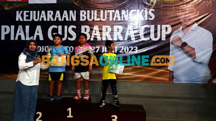 Ratusan Atlet Bulu Tangkis se-Jawa Timur Ikuti Gus Barra Cup Ratusan Atlet Bulu Tangkis se-Jawa Timur Ikuti Gus Barra Cup