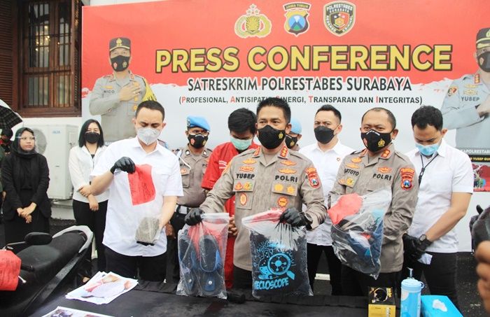 Kasus Pembunuhan Manukan Tama Surabaya Bermotif Sakit Hati, Salah Satu Pelaku Mantan Karyawan Ipar Kasus Pembunuhan Manukan Tama Surabaya Bermotif Sakit Hati, Salah Satu Pelaku Mantan Karyawan Ipar