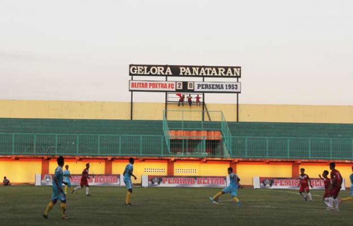 Bermain Lepas, Blitar Poetra Tumbangkan Persema 1953