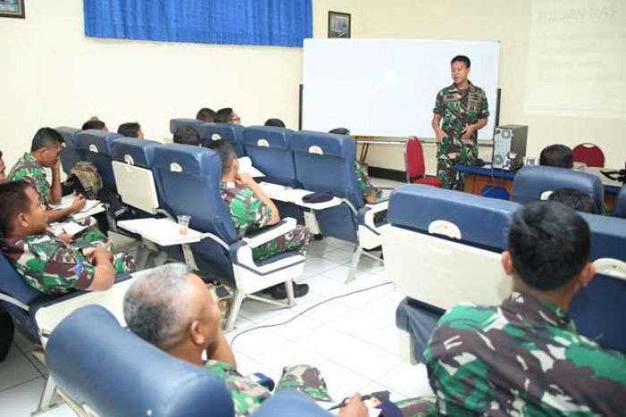 Prajurit Unsur Satban Koarmatim Laksanakan Pendalaman Materi RAS Prajurit Unsur Satban Koarmatim Laksanakan Pendalaman Materi RAS
