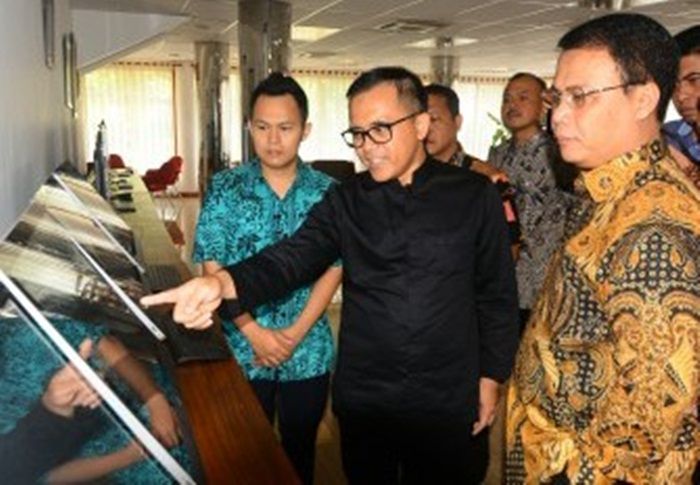 MPR RI Apresiasi Pelayanan Publik Online di Banyuwangi MPR RI Apresiasi Pelayanan Publik Online di Banyuwangi