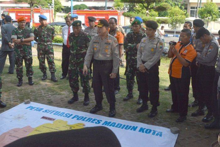 Demo Damai, 1.600 Personel TNI-Polri Amankan Kota Madiun Demo Damai, 1.600 Personel TNI-Polri Amankan Kota Madiun