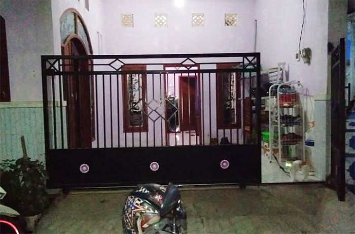 Lupa Kunci Pagar Rumah, Dua Motor dan 4 Helm di Pasuruan Amblas Lupa Kunci Pagar Rumah, Dua Motor dan 4 Helm di Pasuruan Amblas