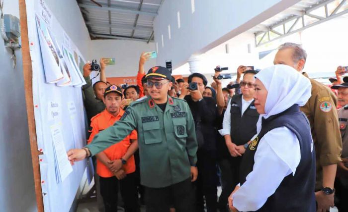 Tinjau Posko Karhutla Gunung Lawu, Khofifah Rencanakan Upaya Penananam Kembali Lewat Aeroseeding Tinjau Posko Karhutla Gunung Lawu, Khofifah Rencanakan Upaya Penananam Kembali Lewat Aeroseeding