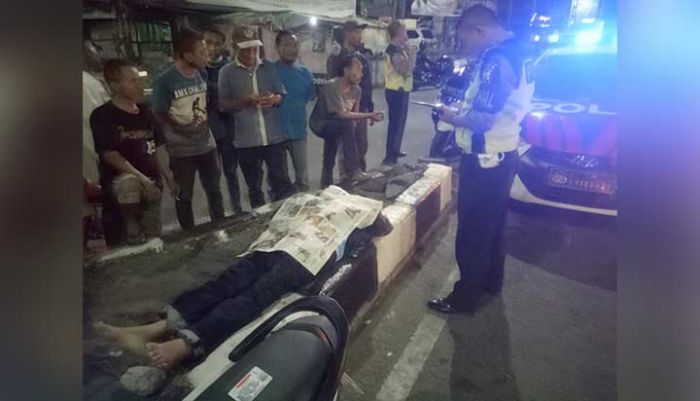 Pengendara Motor Mendadak Meninggal di Lampu Merah Jembatan Layang Waru Pengendara Motor Mendadak Meninggal di Lampu Merah Jembatan Layang Waru