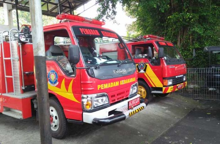 Kabupaten Blitar hanya Punya Dua Mobil Pemadam Kebakaran Kabupaten Blitar hanya Punya Dua Mobil Pemadam Kebakaran