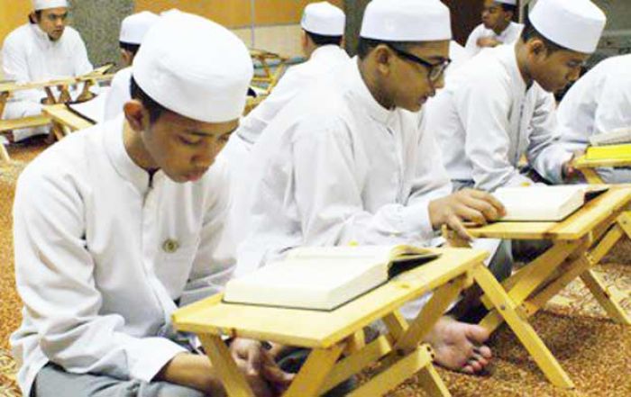 Pemkab Bojonegoro Gelontorkan Dana Rp 200 Juta untuk Gaji Para Penghafal Al-Quran Pemkab Bojonegoro Gelontorkan Dana Rp 200 Juta untuk Gaji Para Penghafal Al-Quran